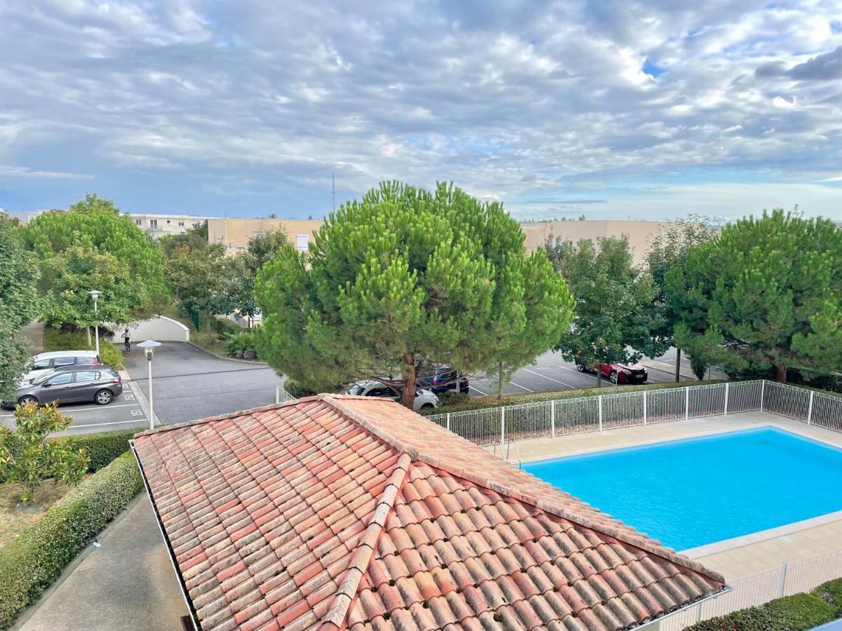 Piscine, Video-Projecteur, Parking Securise Пуатье Экстерьер фото